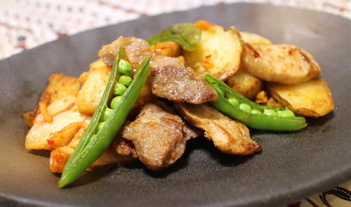 今日のキムチ料理レシピ：豚肉とスナップえんどうのキムチバター炒め