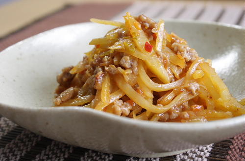 今日のキムチ料理レシピ：ジャガイモのキムチひき肉炒め