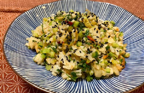 今日のキムチ料理レシピ：かぶの葉とキムチの混ぜご飯