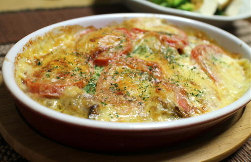 今日のキムチレシピ：カキとトマトのキムチチーズ焼き