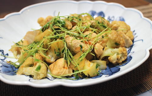 今日のキムチレシピ：カリフラワーと鶏肉のキムチ煮