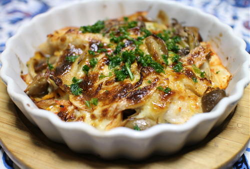 今日のキムチレシピ：鶏肉とキノコのキムチマヨ焼き