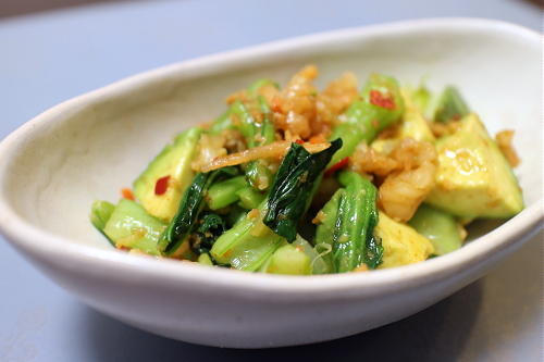 今日のキムチ料理レシピ：小松菜とアボカドのキムチ和え