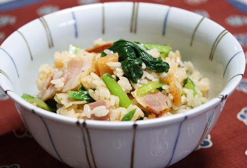 今日のキムチ料理レシピ：小松菜とキムチの混ぜご飯