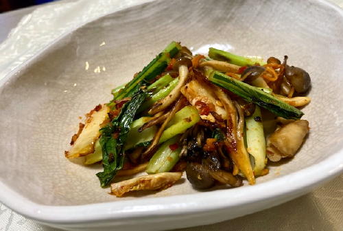今日のキムチ料理レシピ：小松菜とキノコとキムチのバター醤油炒め