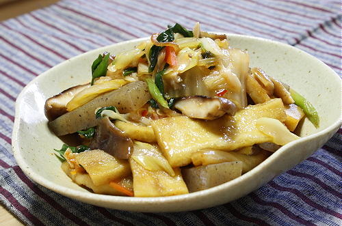 今日のキムチ料理レシピ：高野豆腐とキムチの甘辛煮