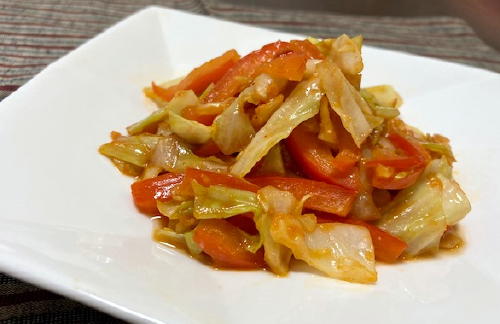 今日のキムチ料理レシピ：キャベツとパプリカのピリ辛トマト味噌炒め