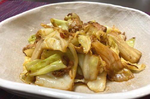 今日のキムチ料理レシピ：キャベツとキムチのツナマヨ炒め