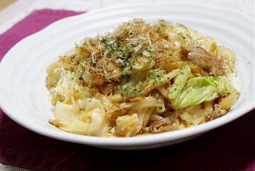 今日のキムチ料理レシピ：味噌バター風味のキムチ焼きうどん