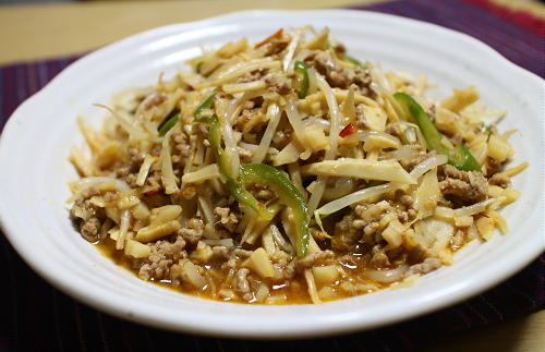 今日のキムチ料理レシピ：もやしのピリ辛ひき肉炒め