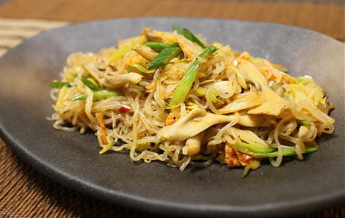 今日のキムチ料理レシピ：舞茸とキムチのしらたき