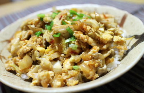 今日のキムチレシピ：舞茸とキムチの卵とじ丼