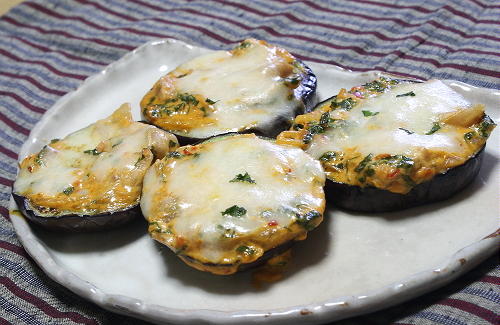 今日のキムチ料理レシピ：丸茄子のキムチ味噌焼き