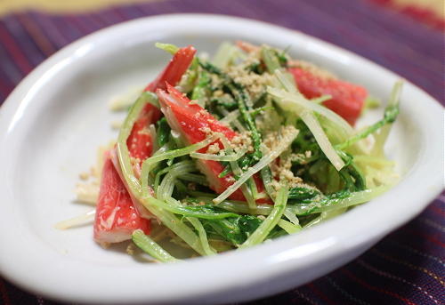 今日のキムチ料理レシピ：水菜カニカマのピリ辛マヨサラダ