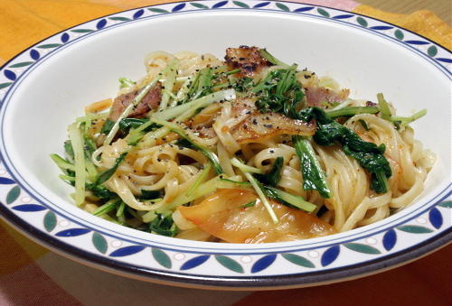 今日のキムチ料理レシピ：水菜とキムチの焼うどん