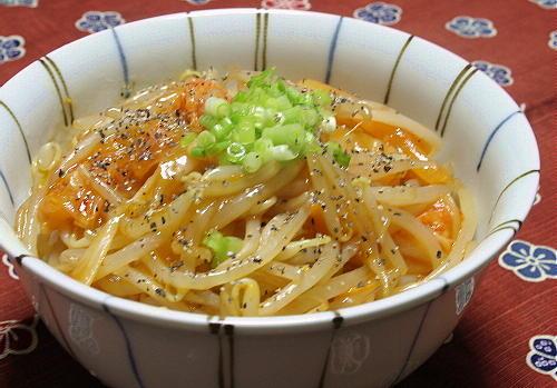 今日のキムチ料理レシピ：もやしキムチ丼