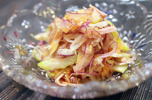 今日のキムチ料理レシピ：紫玉ねぎとハムのキムチマリネ