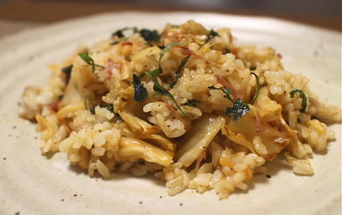 今日のキムチ料理レシピ：みょうがの梅キムチチャーハン