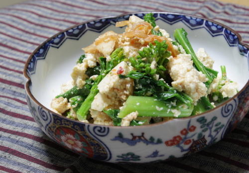 今日のキムチ料理レシピ：菜の花と豆腐のキムチ胡麻和え