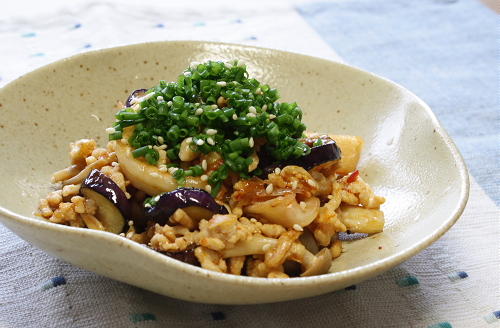 今日のキムチ料理レシピ：茄子とキムチの甘酢炒め