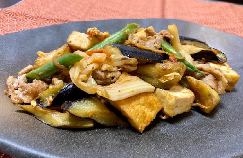 今日のキムチ料理レシピ：茄子と豚肉のキムチみそ炒め