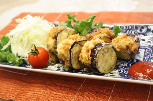 今日のキムチ料理レシピ：キムチ肉団子の茄子はさみ揚げ