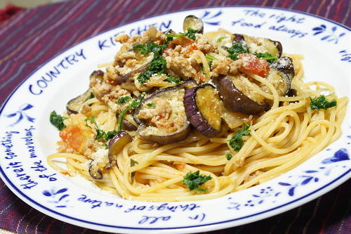 今日のキムチ料理レシピ：茄子とひき肉のキムチパスタ