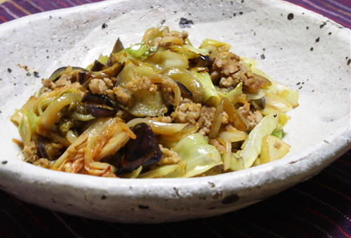 今日のキムチ料理レシピ：茄子とキムチのピリ辛炒め