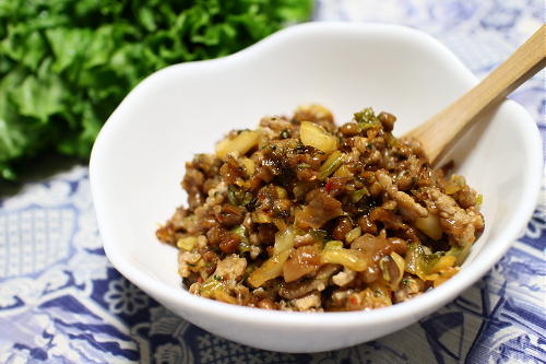 今日のキムチレシピ：納豆キムチひき肉のレタス巻き