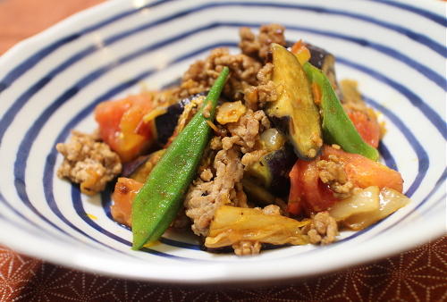 今日のキムチ料理レシピ：なすとトマトのキムチひき肉炒め