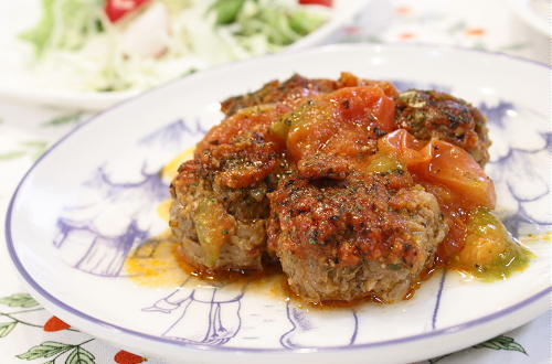 今日のキムチ料理レシピ：キムチ肉団子のトマトバジル煮込み