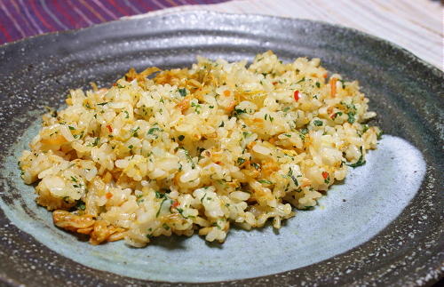 今日のキムチ料理レシピ：ガーリックキムチ炒飯