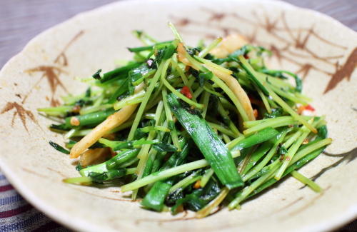 今日のキムチレシピ：豆苗とキムチの塩いため