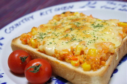 今日のキムチ料理レシピ：オニオンキムチトースト