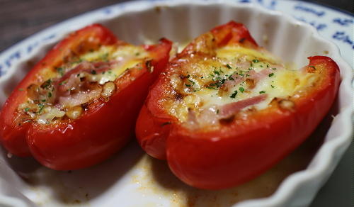 今日のキムチ料理レシピ：パプリカのキムチチーズ焼き