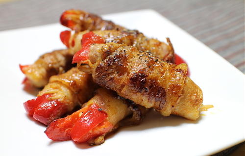 今日のキムチ料理レシピ：パプリカとえのきのピリ辛巻き
