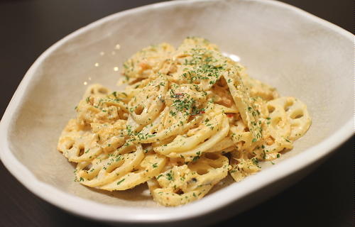 今日のキムチ料理レシピ：レンコンのキムチマヨチーズ和え