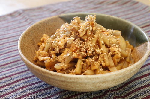 今日のキムチ料理レシピ：レンコンとキムチのひき肉炒め