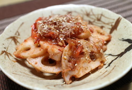 今日のキムチ料理レシピ：レンコンの梅キムチ和え