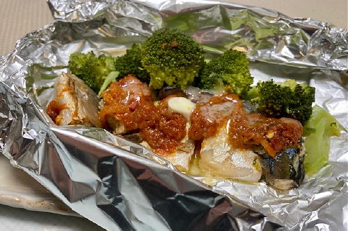 今日のキムチ料理レシピ：サバのピリ辛みそホイル焼き