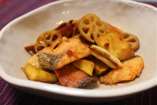 今日のキムチ料理レシピ：鮭とレンコンのピリ辛焼きびたし