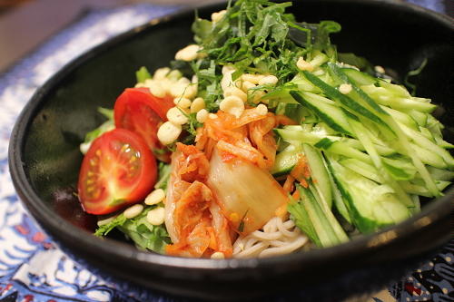 今日のキムチ料理レシピ：サラダ風キムチ蕎麦