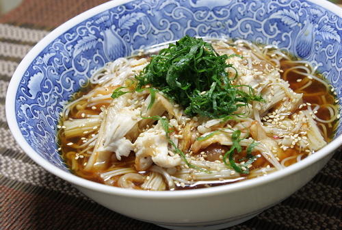 今日のキムチ料理レシピ：ささみとえのきの梅キムチ素麺