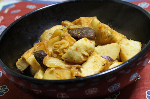 今日のキムチ料理レシピ：里芋とキムチの煮物