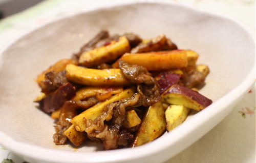 今日のキムチレシピ：サツマイモと牛肉と大根キムチの甘辛炒め