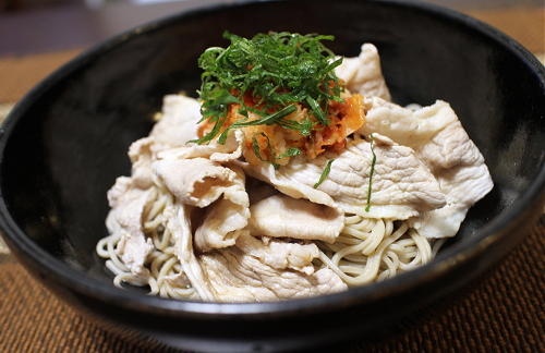 今日のキムチ料理レシピ：豚しゃぶキムチ蕎麦