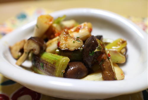 今日のキムチ料理レシピ：椎茸と長ねぎのピリ辛マリネ