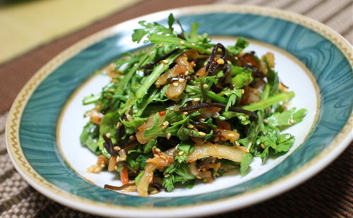 今日のキムチ料理レシピ：春菊のキムチ塩昆布和え