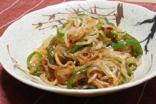 今日のキムチ料理レシピ：しらたきのピリ辛きんぴら