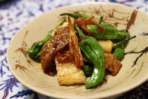 今日のキムチ料理レシピ：しし唐と油揚げのキムチ炒め